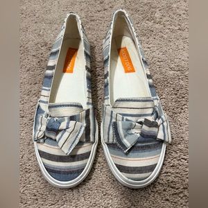 Rocket Dog striped shoes with bow Size 8 women’s